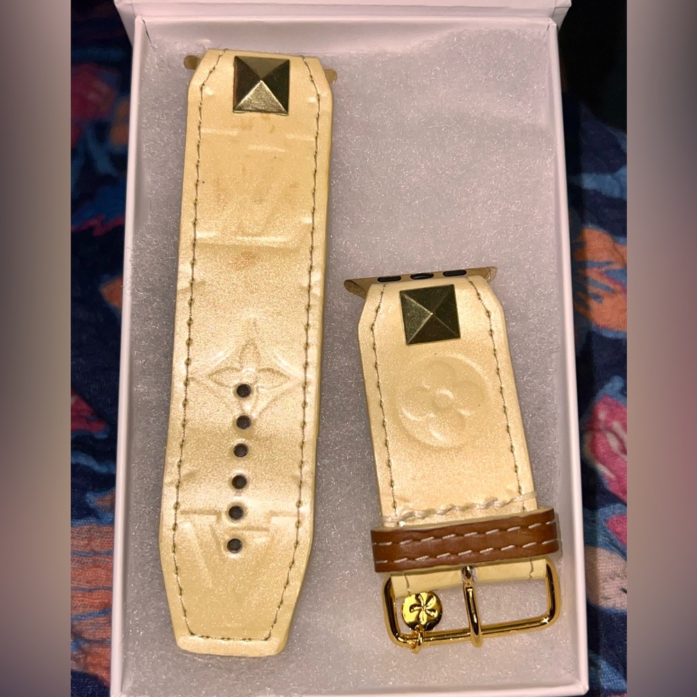 Upcycled authentic Louis Vuitton Citrine Vernis 💛with LV LOGO!💛 Apple Watch band